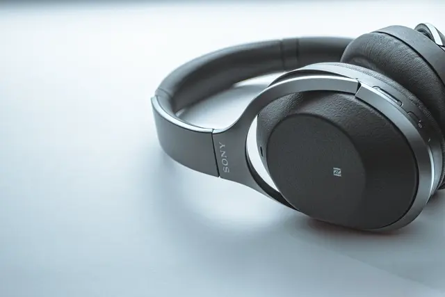 Les gadgets hitech pour les nomades : essentiels à emporter
