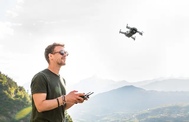 Comparatif des meilleurs drones pour les passionnés de technologie